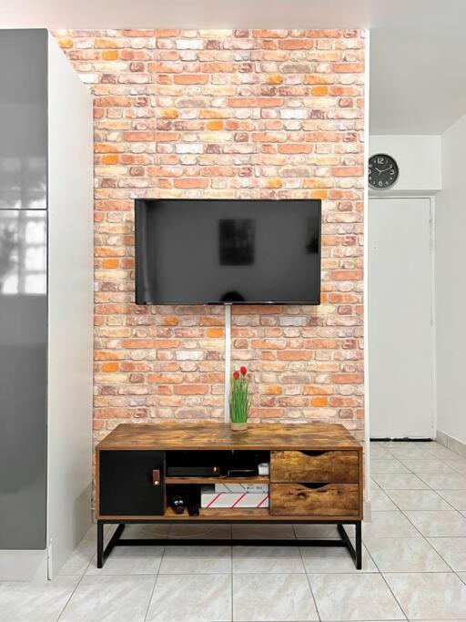 Cosy Appart. Aux Portes De Paris Villejuif Exterior photo